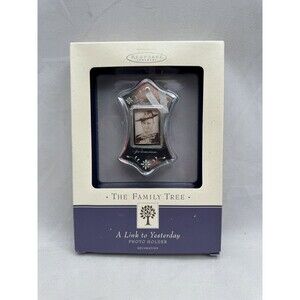 Hallmark Keepsake Ornament Family Tree Link To Yesterday Photo Holder QP1313